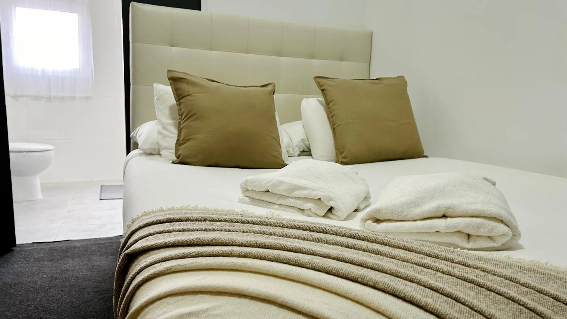 Low Cost Arroios Rooms Lisbon