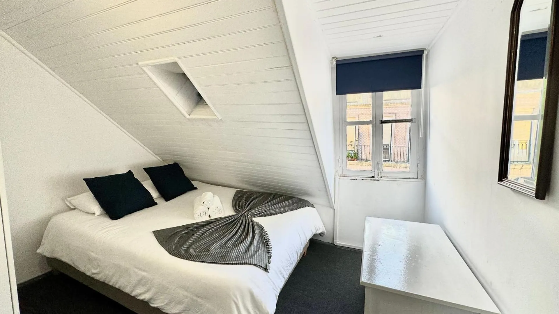 Low Cost Arroios Rooms Lisbona Affittacamere