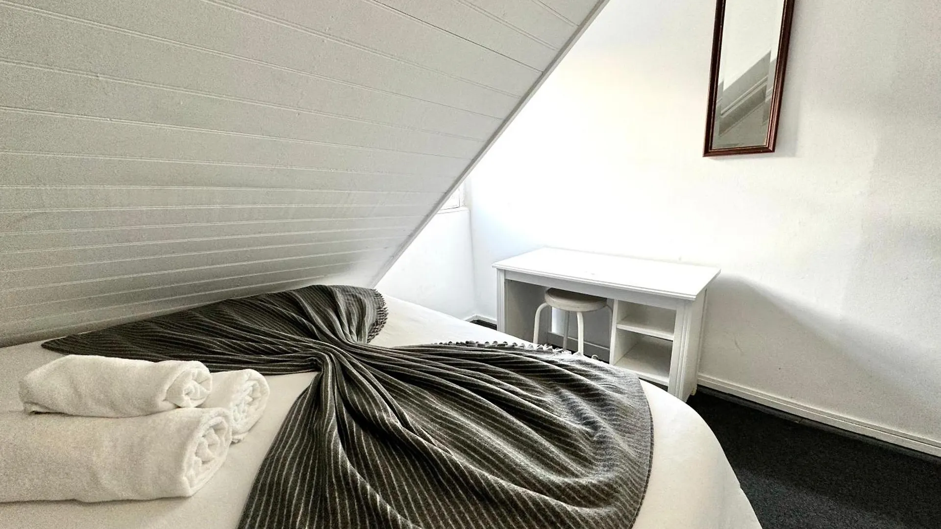 Low Cost Arroios Rooms Lisbona