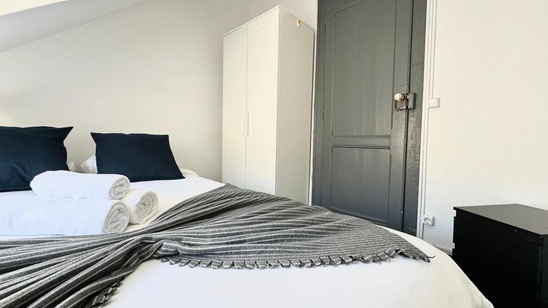 Low Cost Arroios Rooms Lisbona